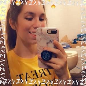 Meet your Posher, Celina